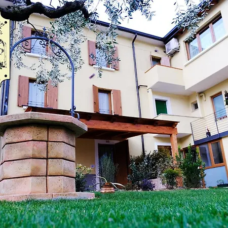 Bb Il Cippo ベッド・アンド・ブレックファスト グレッツァーナ